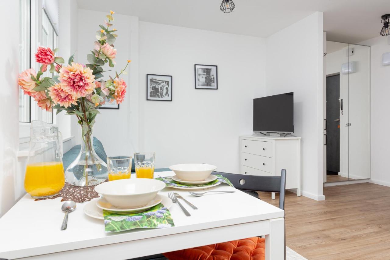 Studio Apartment Ochota Siemienskiego By Noclegi Renters Warsaw Luaran gambar